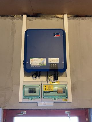 5,55kWp napelem rendszer szerelés Kiskunmajsa